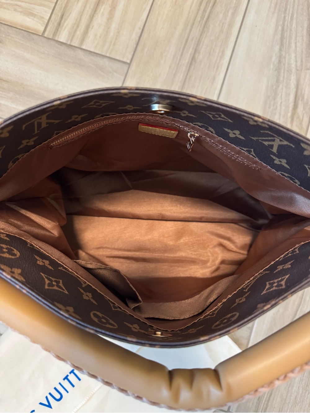 *NWOT* Designer Inspired Brown Monogram Shoulder Bag - Picture 5 of 11